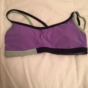 Lululemon sports bra